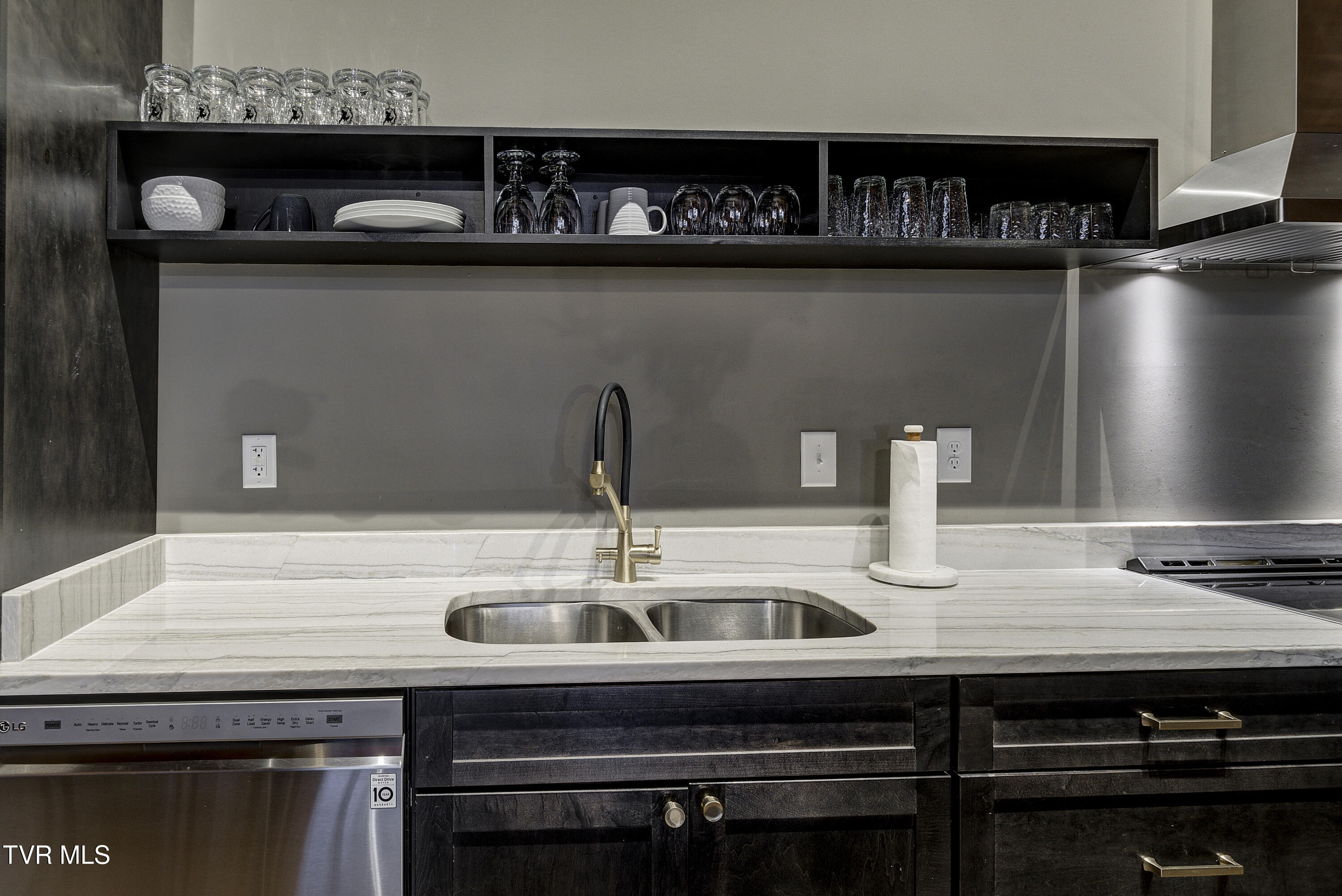 809 State Street, Unit 302 Bristol, VA 24201 - Photo 12 of 44 Cove1-11