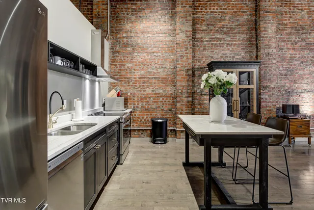 $2,750 | 809 State Street, Unit 302, Bristol, VA 24201