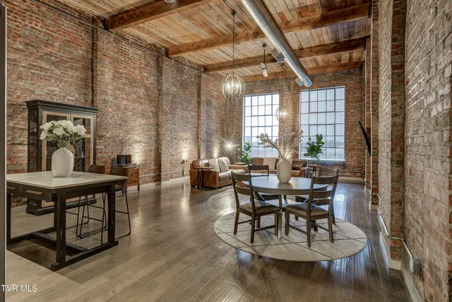 $2,750 | 809 State Street, Unit 302, Bristol, VA 24201