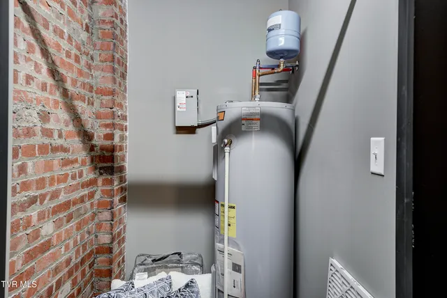 $2,750 | 809 State Street, Unit 302, Bristol, VA 24201