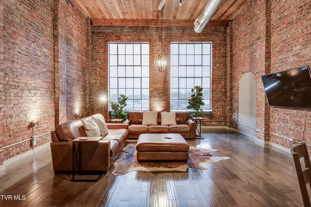 $2,750 | 809 State Street, Unit 302, Bristol, VA 24201