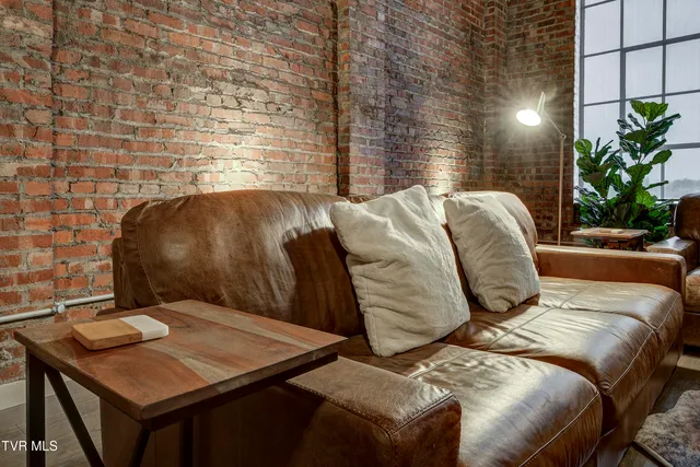 $2,750 | 809 State Street, Unit 302, Bristol, VA 24201