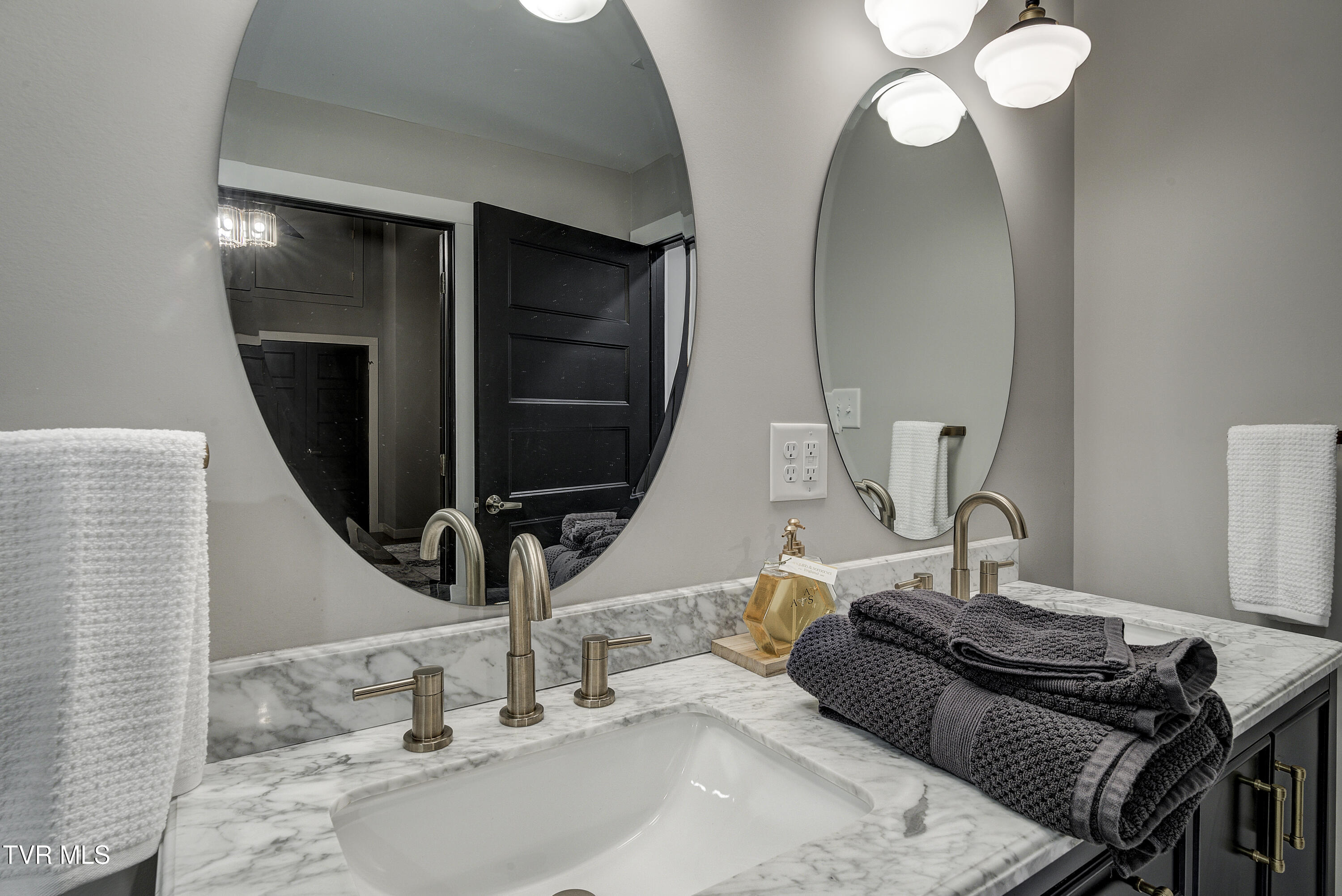 809 State Street, Unit 302 Bristol, VA 24201 - Photo 42 of 44 Cove1-39