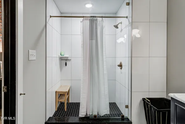 $2,750 | 809 State Street, Unit 302, Bristol, VA 24201