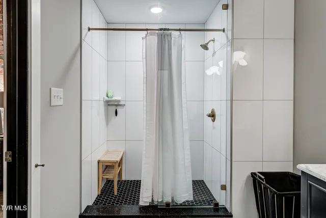 $2,750 | 809 State Street, Unit 302, Bristol, VA 24201