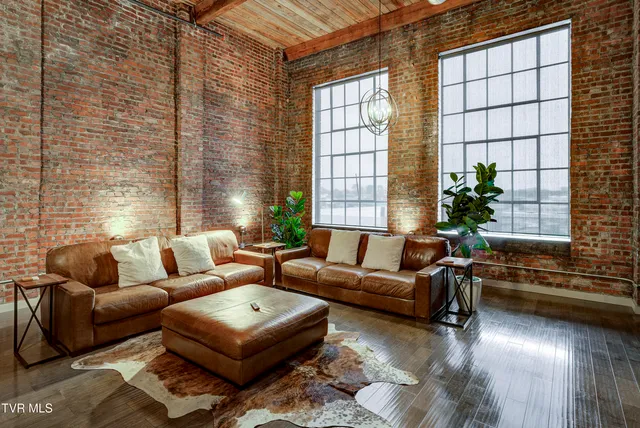 $2,750 | 809 State Street, Unit 302, Bristol, VA 24201