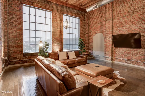 $2,750 | 809 State Street, Unit 302, Bristol, VA 24201