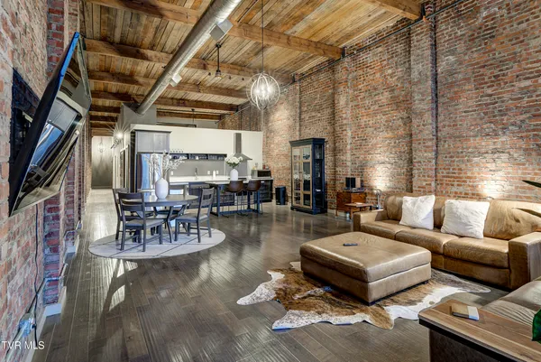 $2,750 | 809 State Street, Unit 302, Bristol, VA 24201