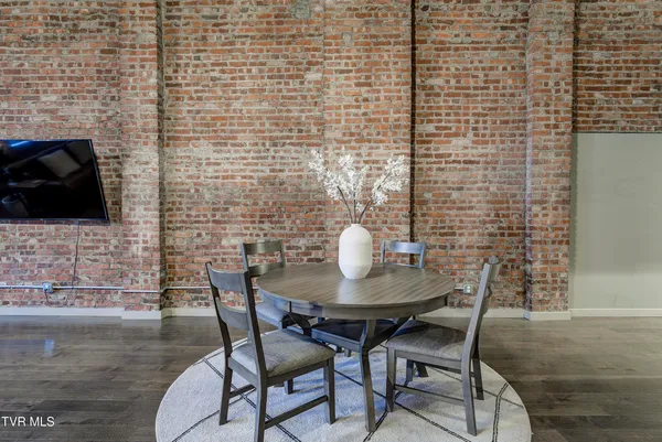 $2,750 | 809 State Street, Unit 302, Bristol, VA 24201