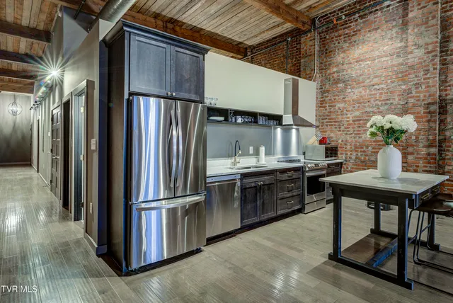 $2,750 | 809 State Street, Unit 302, Bristol, VA 24201