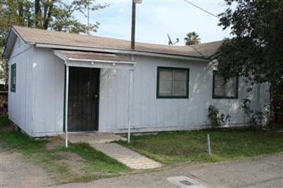 1015 C Street Reedley, CA 93654 - Photo 3 of 3