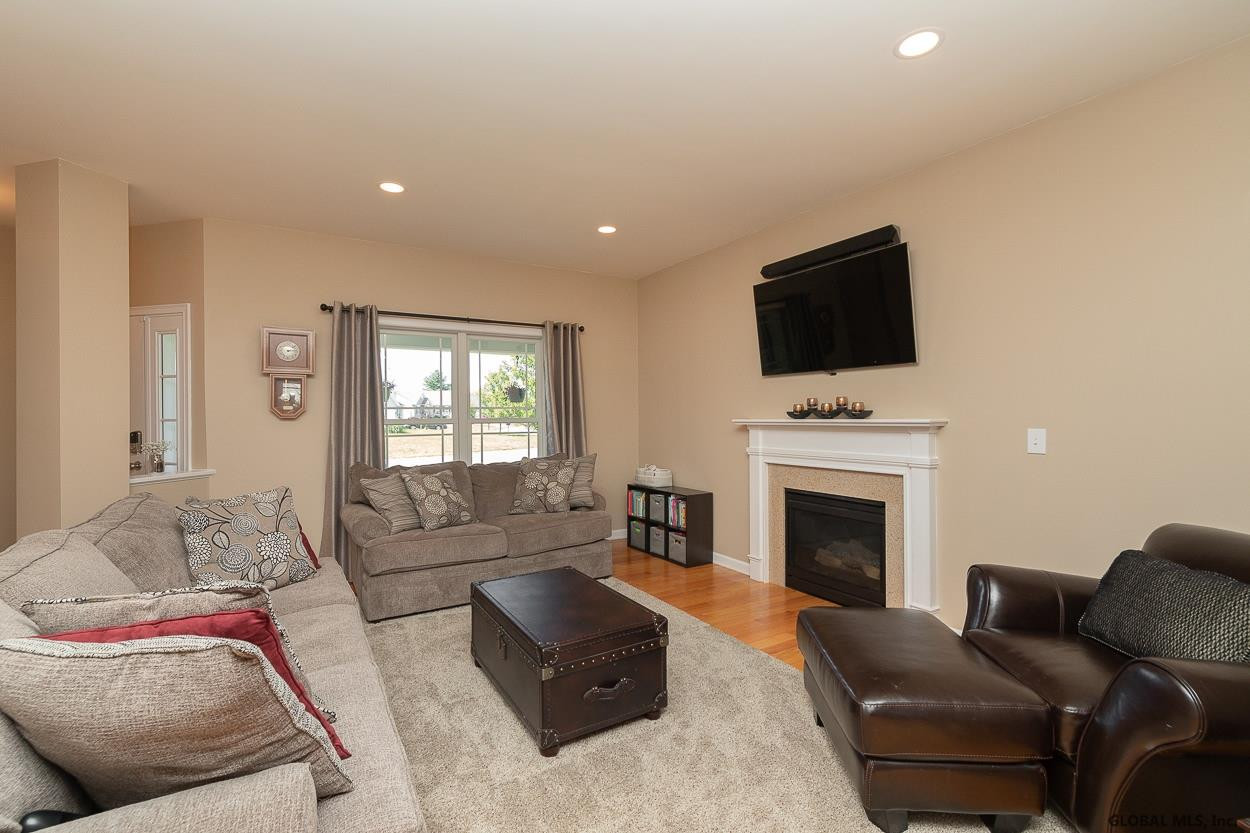 6 Morgan Road Bethlehem, NY 12158 - Photo 3 of 42 Photo 4