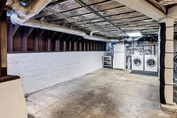 a close up view of a washer and dryer