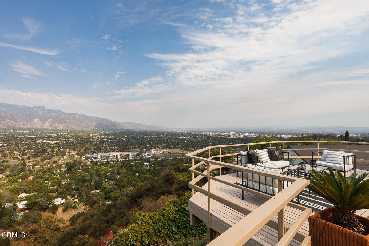775 Panorama Place Pasadena, CA 91105 - Photo 43 of 62 an outdoor view of house with ocean view