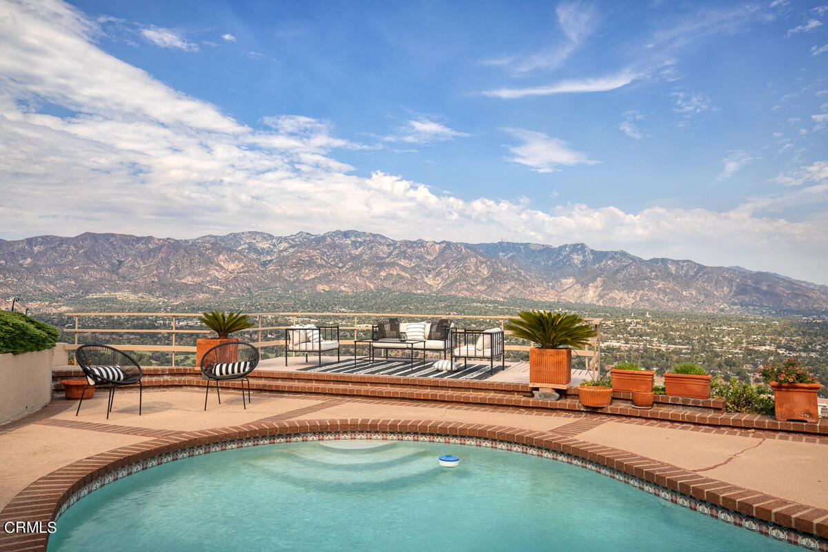 775 Panorama Place Pasadena, CA 91105 - Photo 45 of 62 an outdoor view with a garden