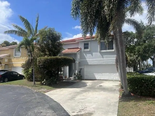 $4,200 | 300 Southwest 100th Avenue, Pembroke Pines, FL 33025