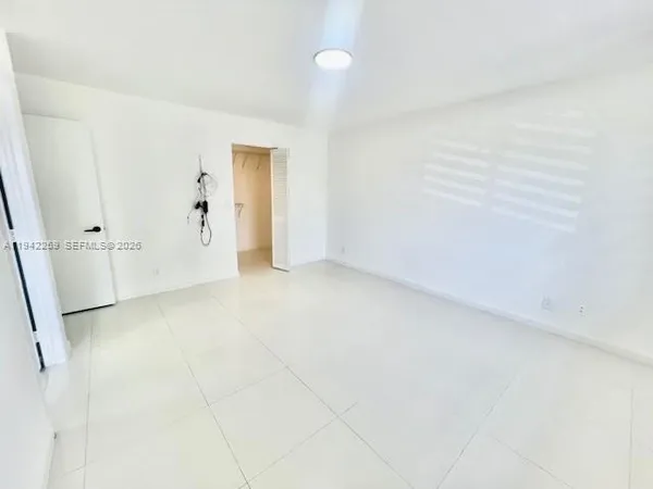 $4,200 | 300 Southwest 100th Avenue, Pembroke Pines, FL 33025