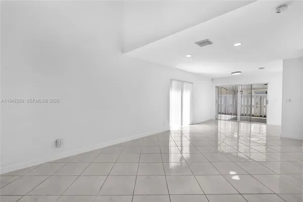 $4,200 | 300 Southwest 100th Avenue, Pembroke Pines, FL 33025