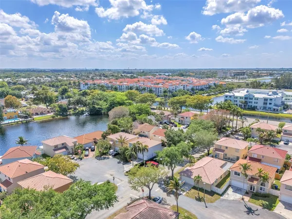 $4,200 | 300 Southwest 100th Avenue, Pembroke Pines, FL 33025