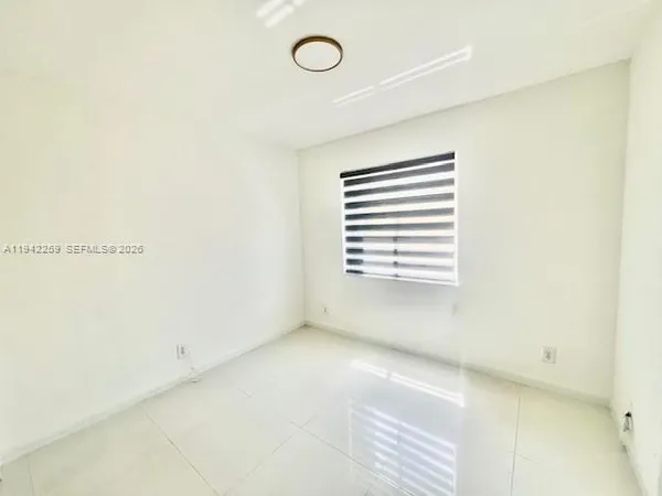 $4,200 | 300 Southwest 100th Avenue, Pembroke Pines, FL 33025