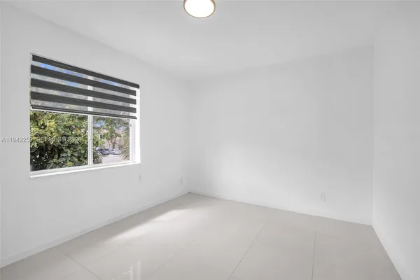 $4,200 | 300 Southwest 100th Avenue, Pembroke Pines, FL 33025