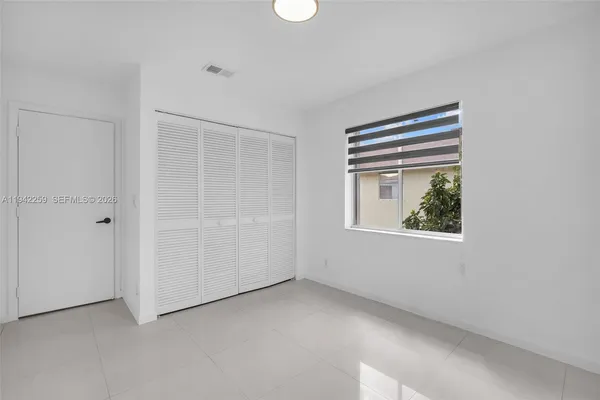 $4,200 | 300 Southwest 100th Avenue, Pembroke Pines, FL 33025