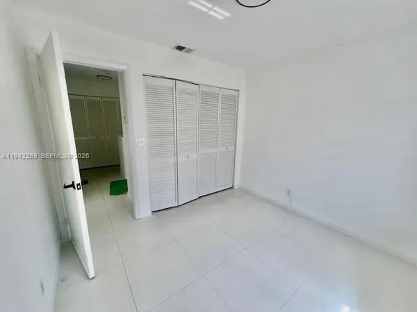 $4,200 | 300 Southwest 100th Avenue, Pembroke Pines, FL 33025