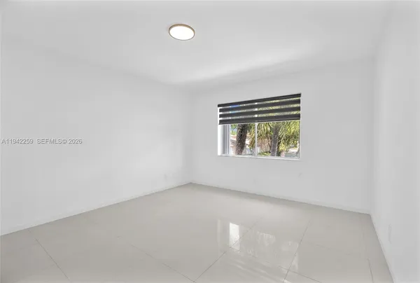 $4,200 | 300 Southwest 100th Avenue, Pembroke Pines, FL 33025