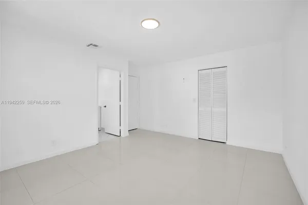 $4,200 | 300 Southwest 100th Avenue, Pembroke Pines, FL 33025