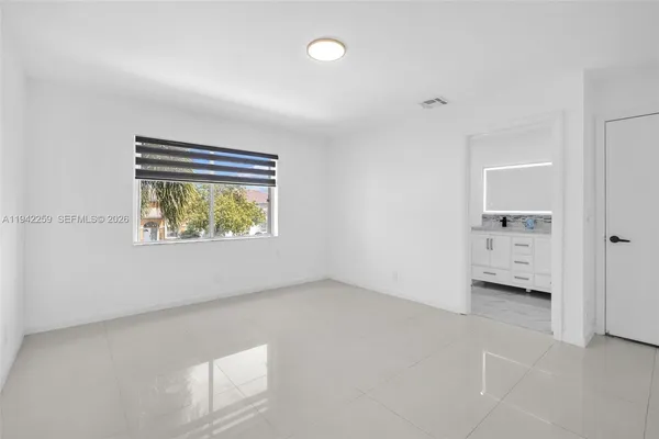 $4,200 | 300 Southwest 100th Avenue, Pembroke Pines, FL 33025