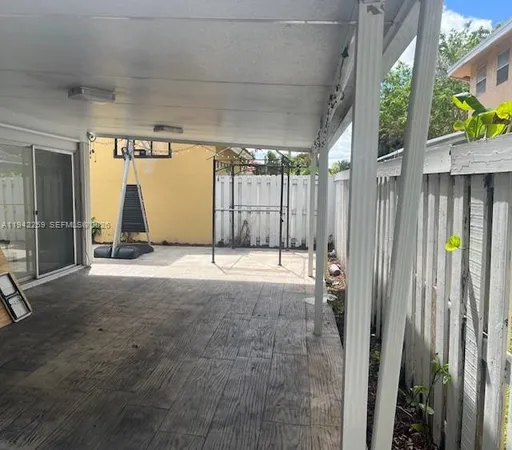 $4,200 | 300 Southwest 100th Avenue, Pembroke Pines, FL 33025