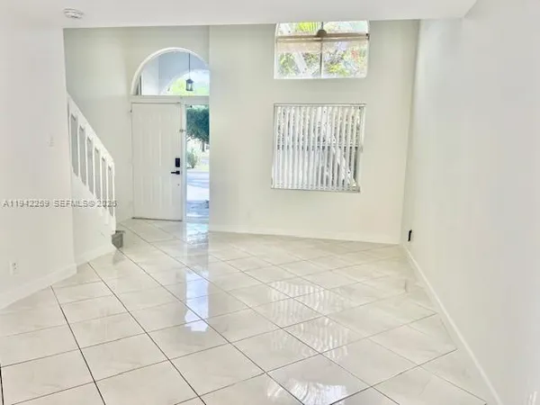 $4,200 | 300 Southwest 100th Avenue, Pembroke Pines, FL 33025