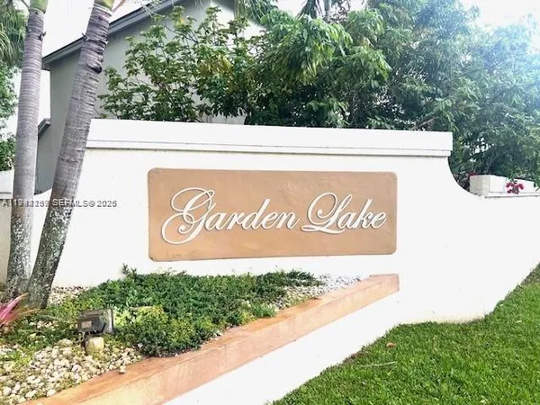 $4,200 | 300 Southwest 100th Avenue, Pembroke Pines, FL 33025