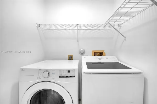 $4,200 | 300 Southwest 100th Avenue, Pembroke Pines, FL 33025