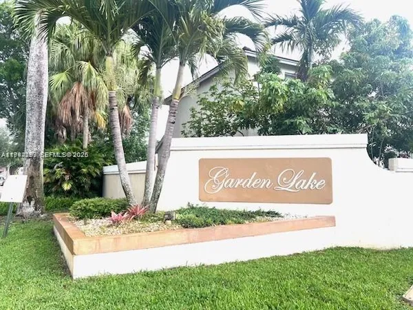 $4,200 | 300 Southwest 100th Avenue, Pembroke Pines, FL 33025