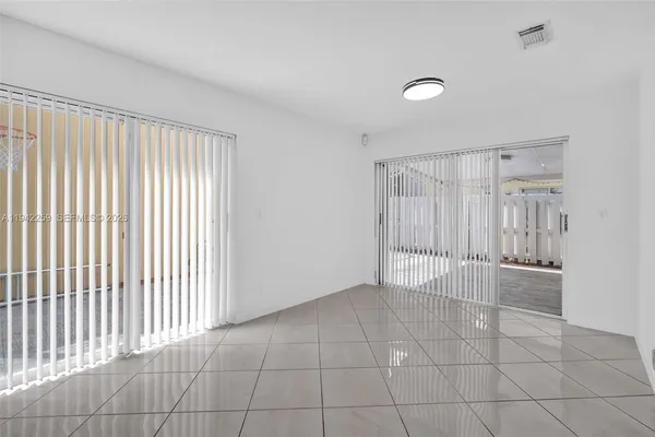 $4,200 | 300 Southwest 100th Avenue, Pembroke Pines, FL 33025