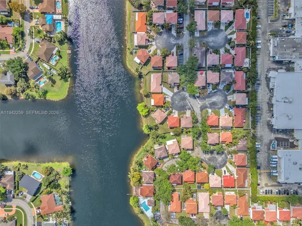 $4,200 | 300 Southwest 100th Avenue, Pembroke Pines, FL 33025