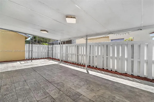 $4,200 | 300 Southwest 100th Avenue, Pembroke Pines, FL 33025