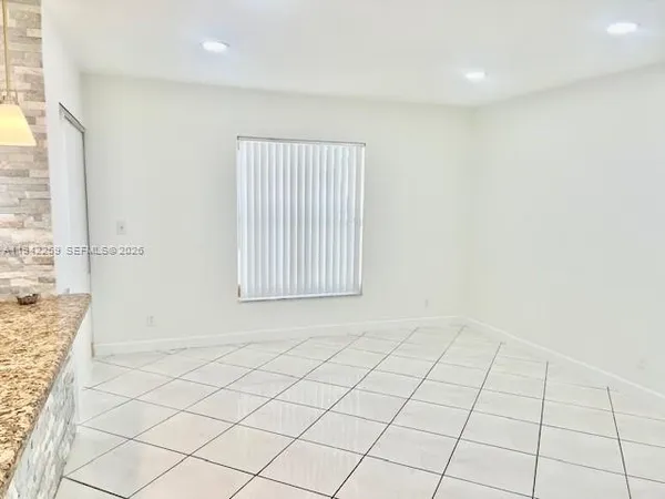 $4,200 | 300 Southwest 100th Avenue, Pembroke Pines, FL 33025