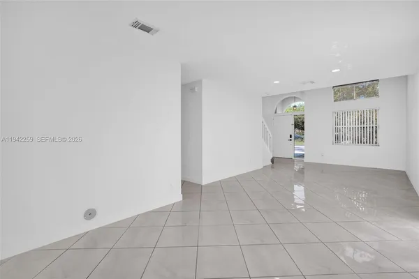 $4,200 | 300 Southwest 100th Avenue, Pembroke Pines, FL 33025