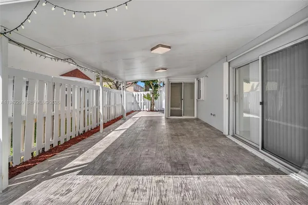 $4,200 | 300 Southwest 100th Avenue, Pembroke Pines, FL 33025