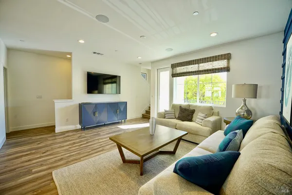 $995,000 | 106 Rockview Road, Novato, CA 94949