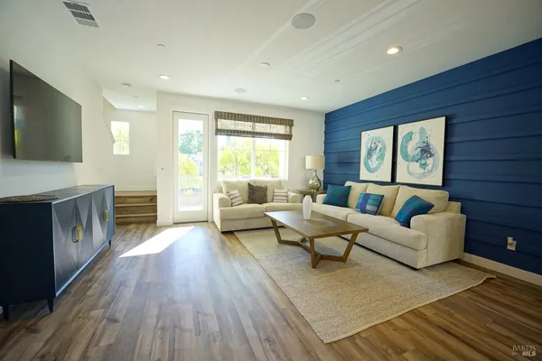 $995,000 | 106 Rockview Road, Novato, CA 94949