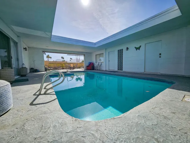 $1,150,000 | 48320 Beverly Drive, Palm Desert, CA 92260