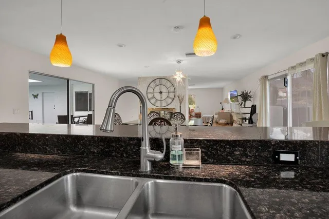 $1,150,000 | 48320 Beverly Drive, Palm Desert, CA 92260