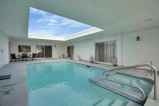 $1,150,000 | 48320 Beverly Drive, Palm Desert, CA 92260