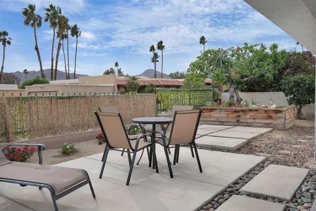$1,150,000 | 48320 Beverly Drive, Palm Desert, CA 92260