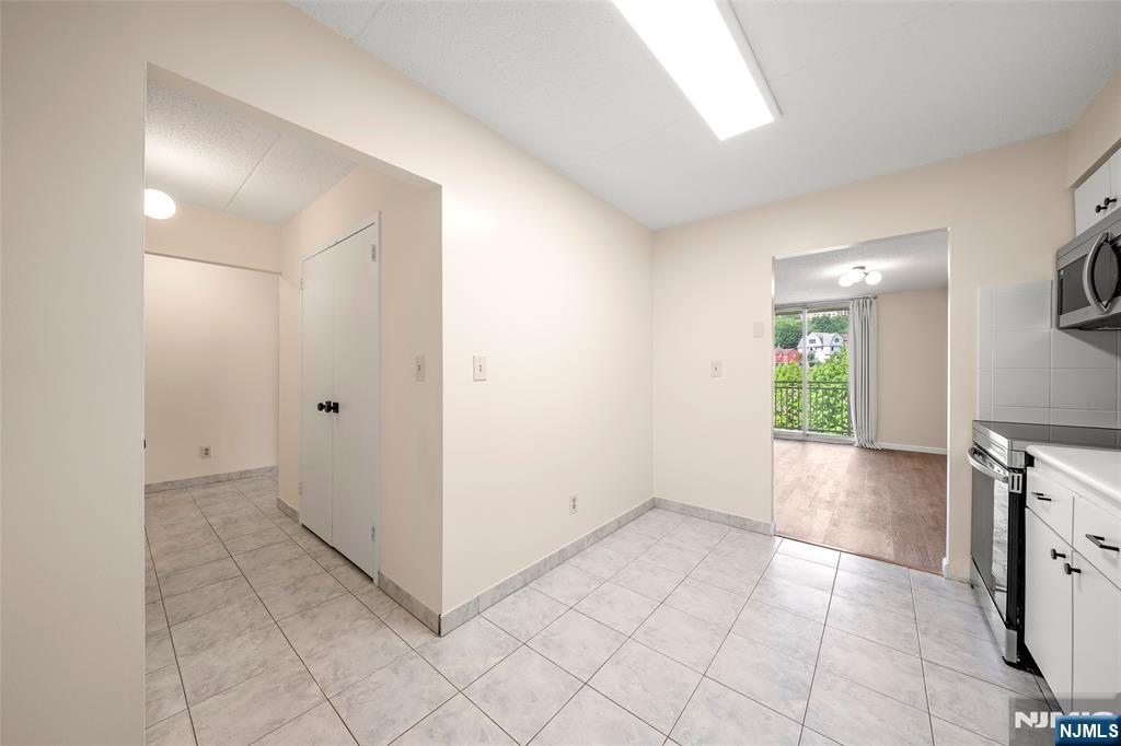 1077 River Road, Unit 606 Edgewater, NJ 07020 - Photo 12 of 23