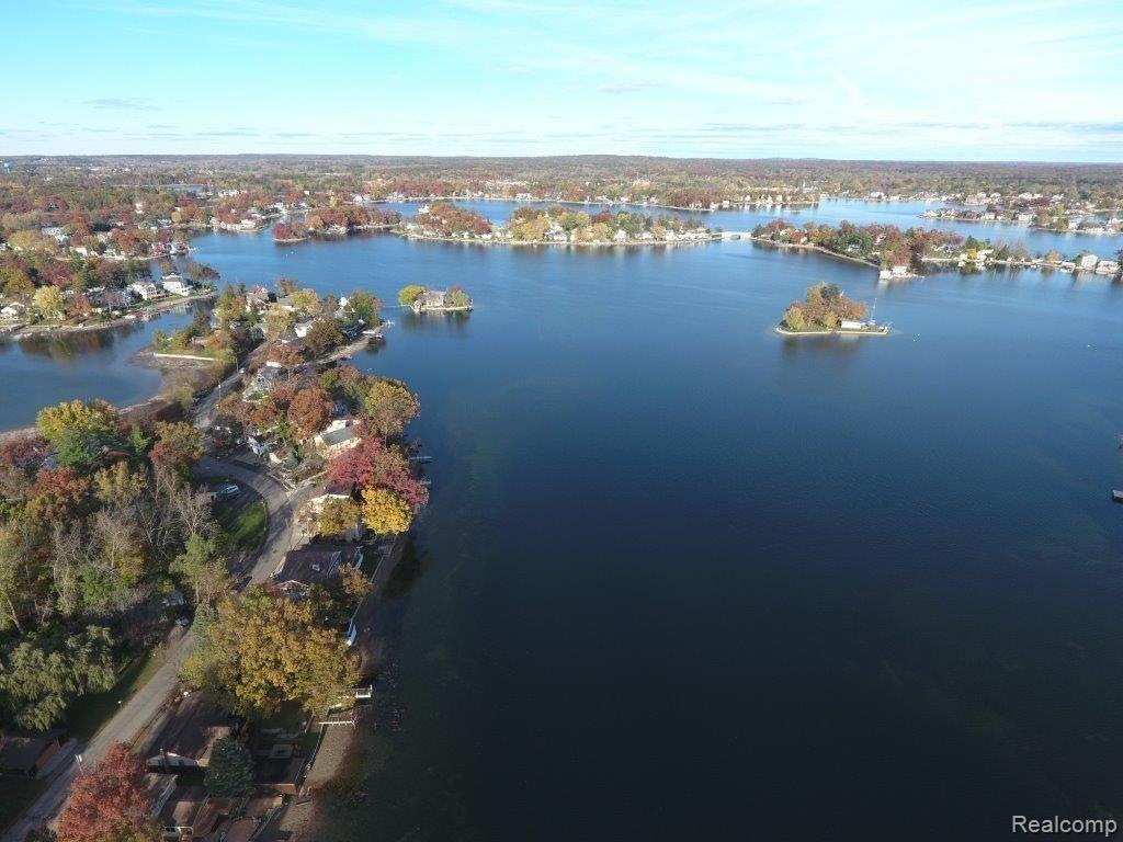 501 Pine Tree Road Lake Orion, MI 48362 - Photo 18 of 19 090.jpg