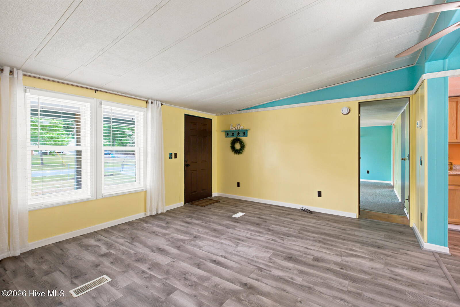 303 Queens Road Hubert, NC 28539 - Photo 4 of 28